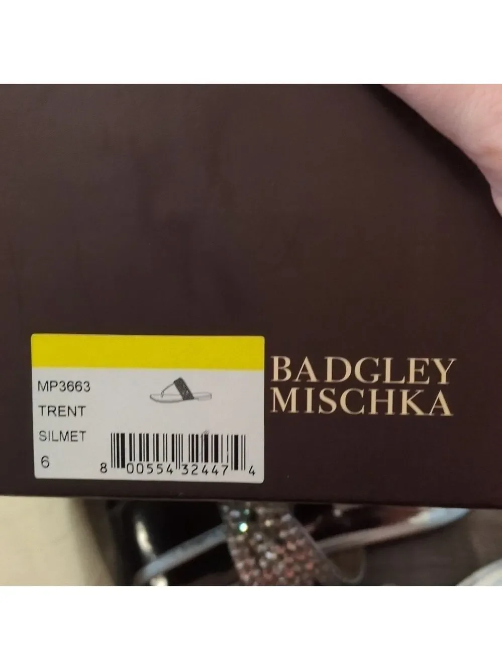 Badgley Mischka Trent silent leather embellished thong sandals size 6